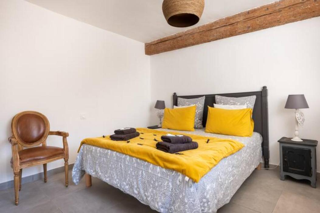 La Tour 1 Appartement Au Coeur Du Centre Ville LʼIsle-sur-la-Sorgue 외부 사진